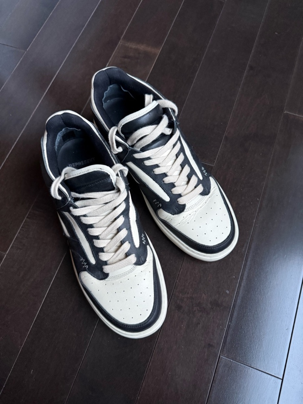 Men's Two-Tone Black and Cream Low-Top leather Sneakers